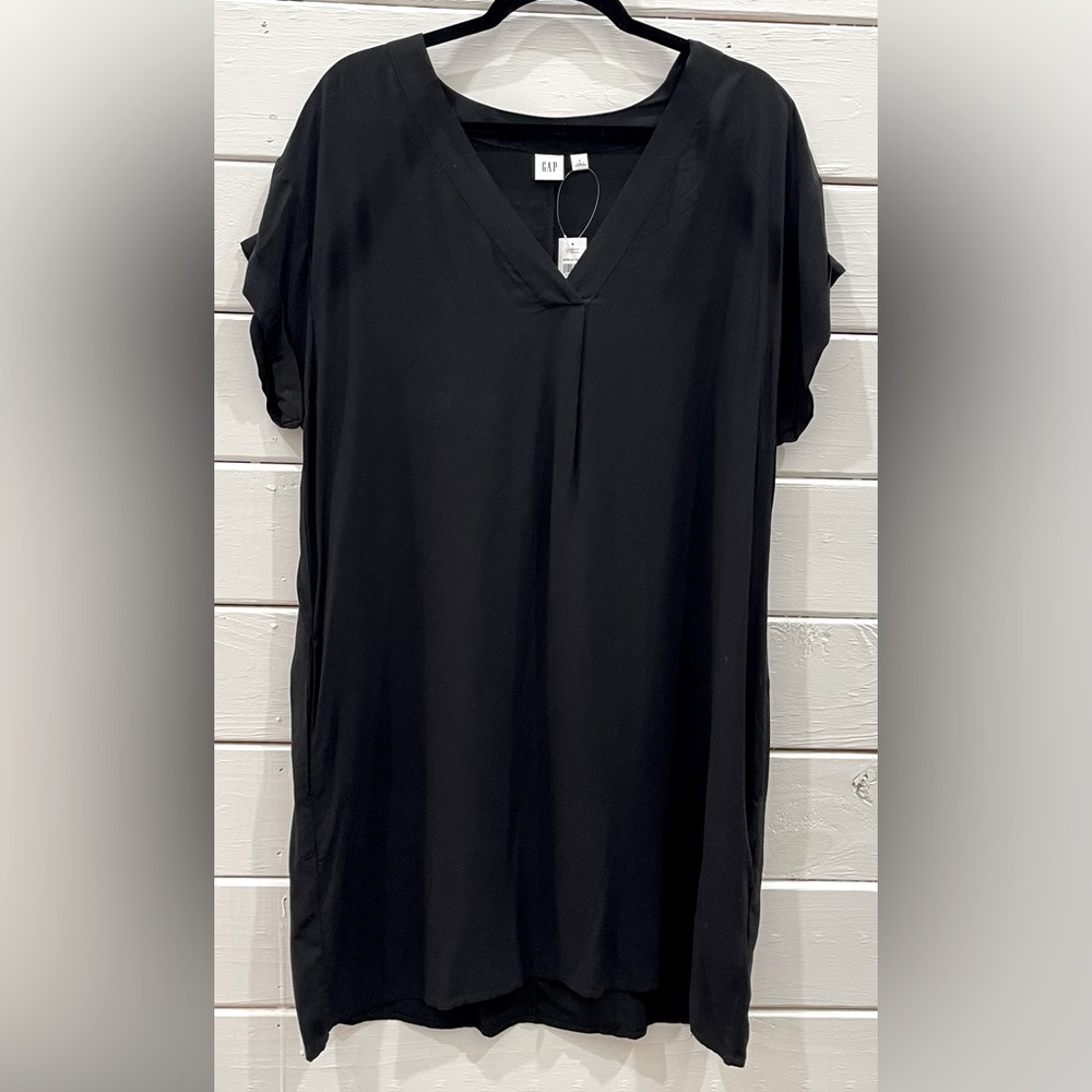 Women’s NWT Gap black dress size Small Large
